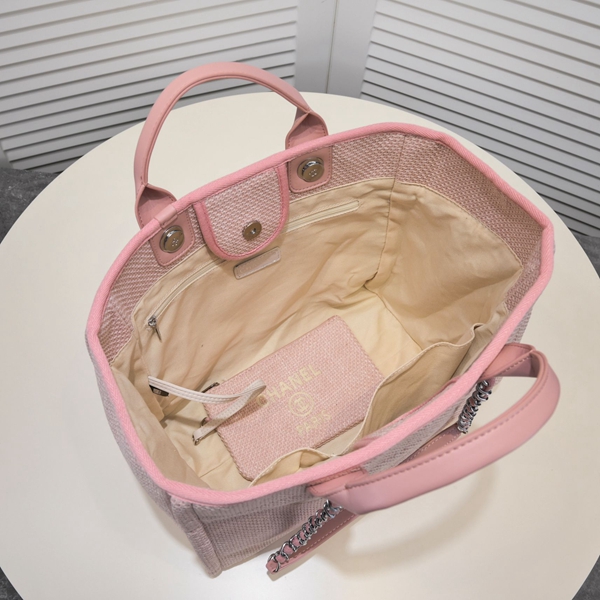 シャネルバッグ着用イメージ